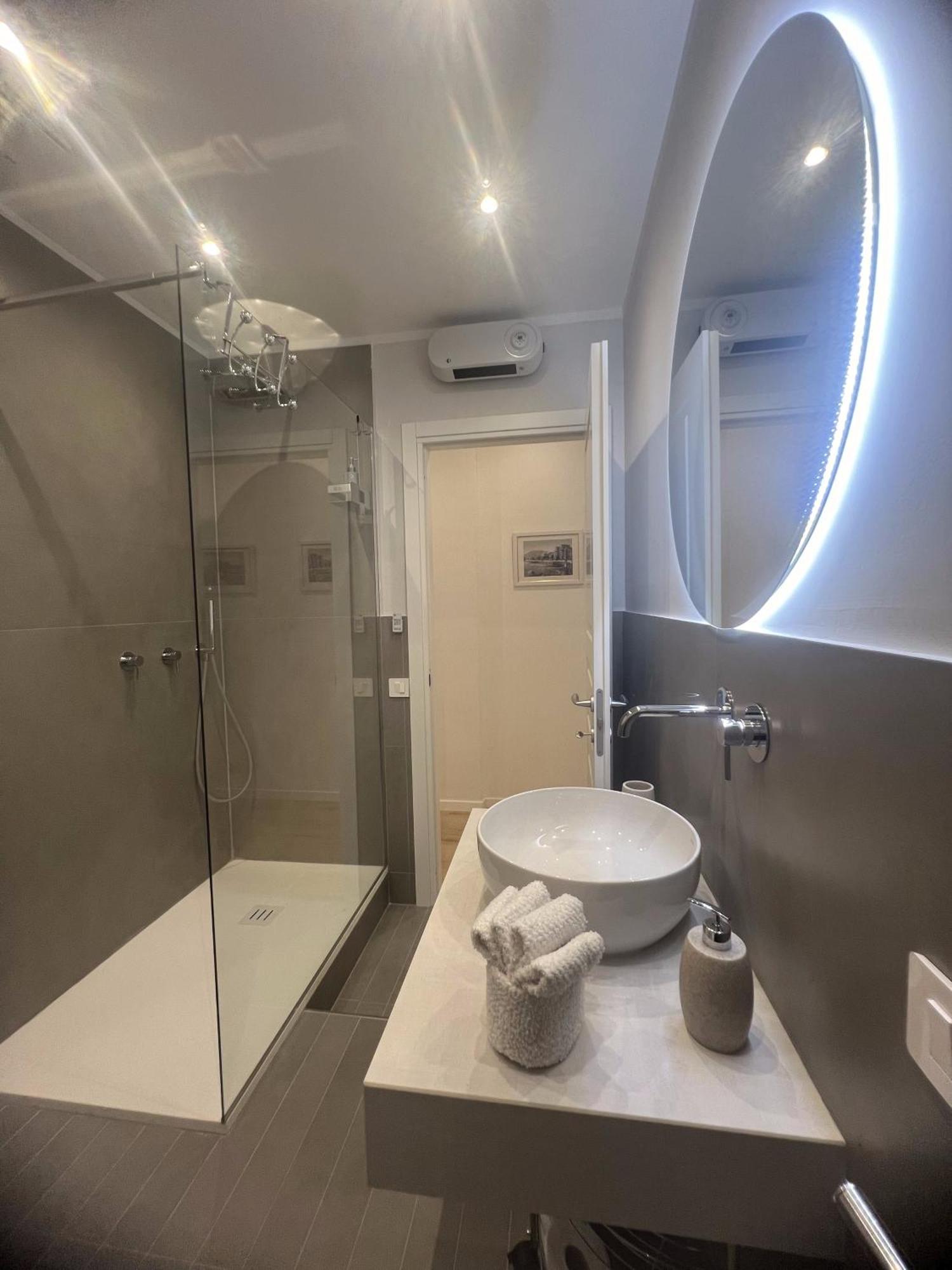 Politeama Charming Apartment ปาแลร์โม ภายนอก รูปภาพ
